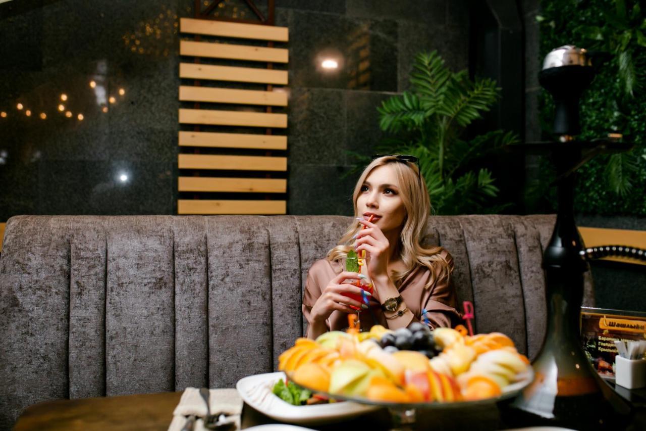 Golden Dragon Hotel Bishkek Ngoại thất bức ảnh