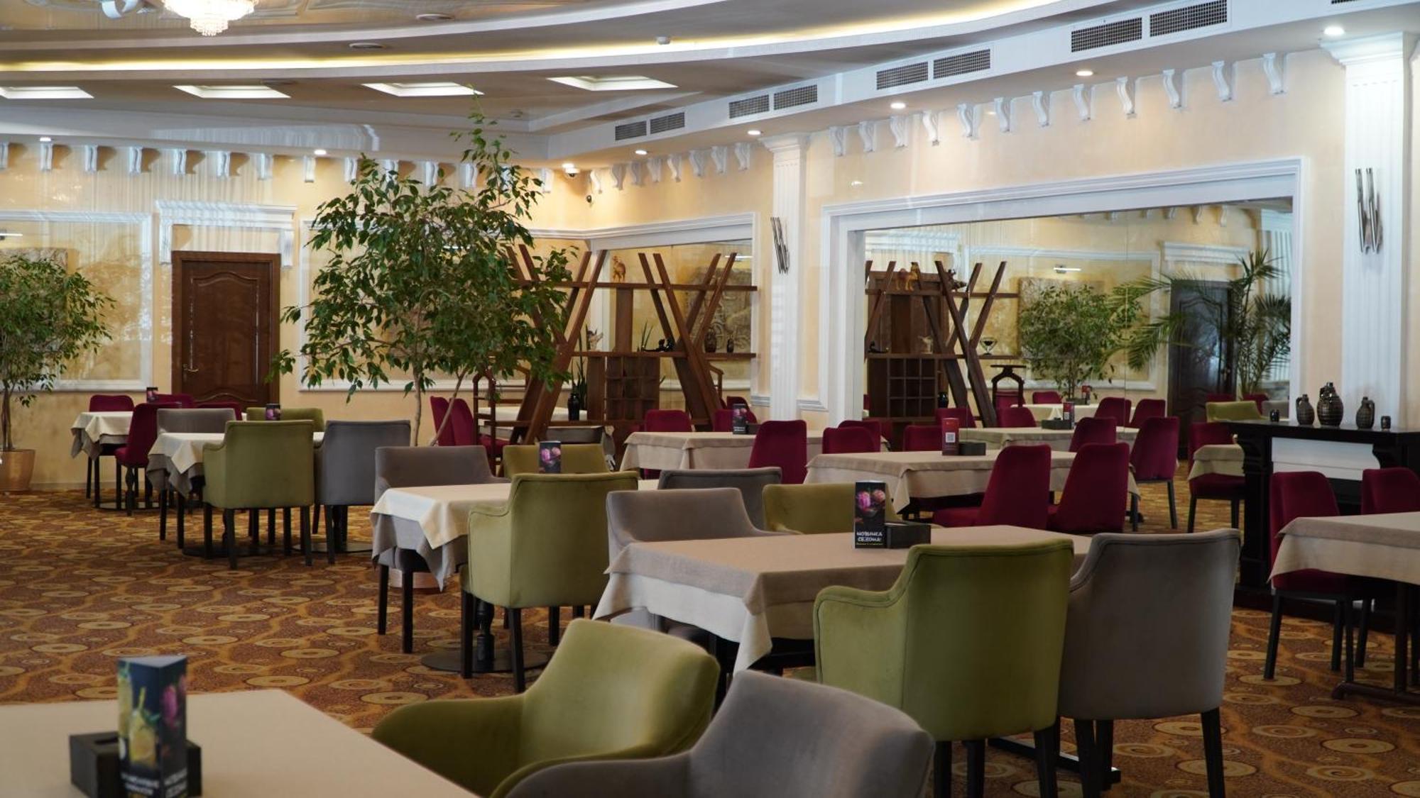 Golden Dragon Hotel Bishkek Ngoại thất bức ảnh