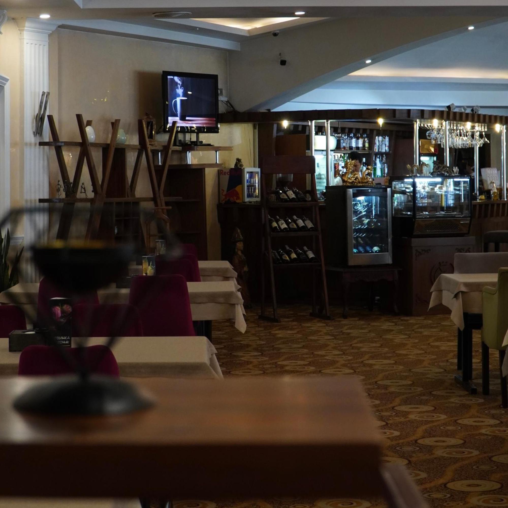 Golden Dragon Hotel Bishkek Ngoại thất bức ảnh