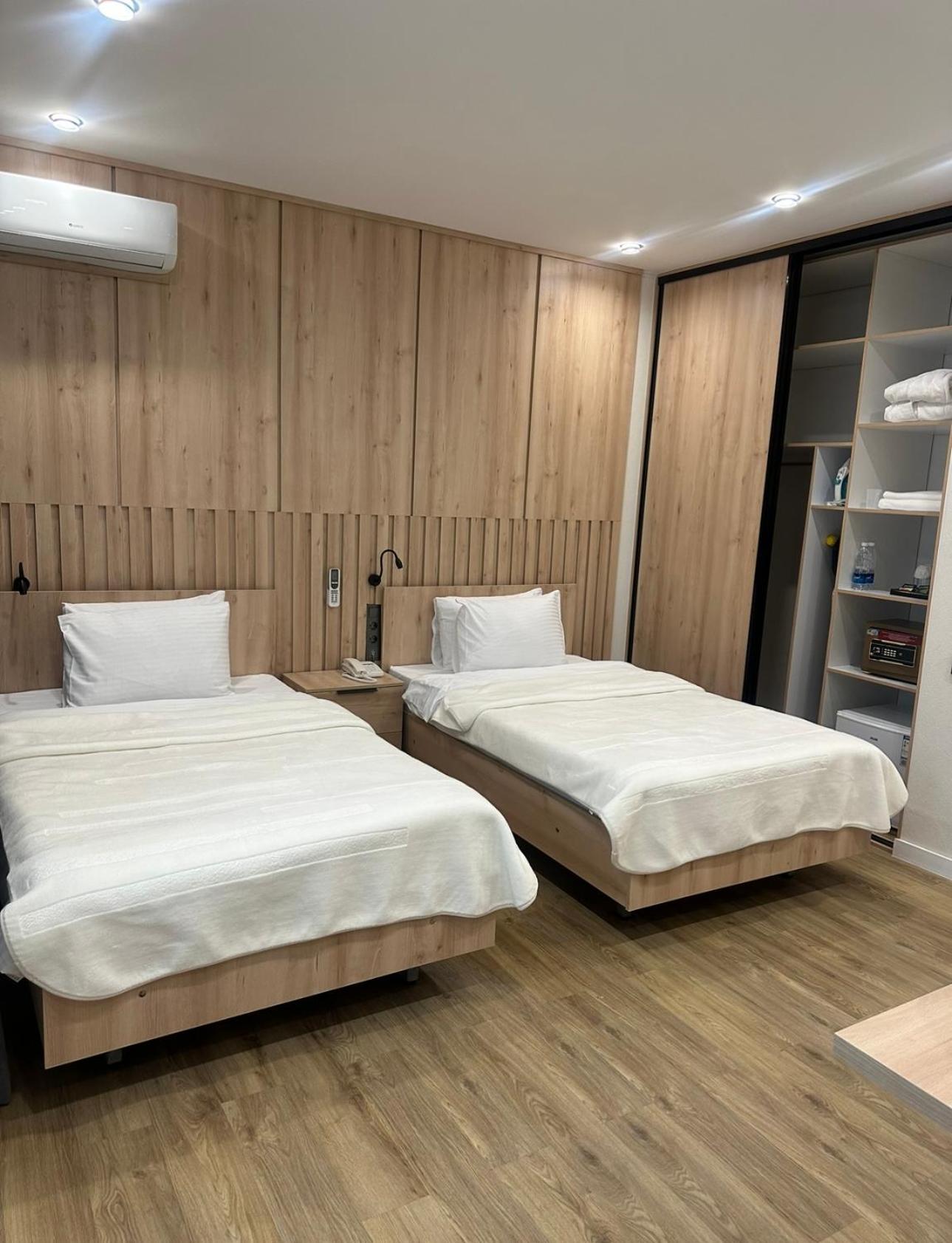 Golden Dragon Hotel Bishkek Ngoại thất bức ảnh