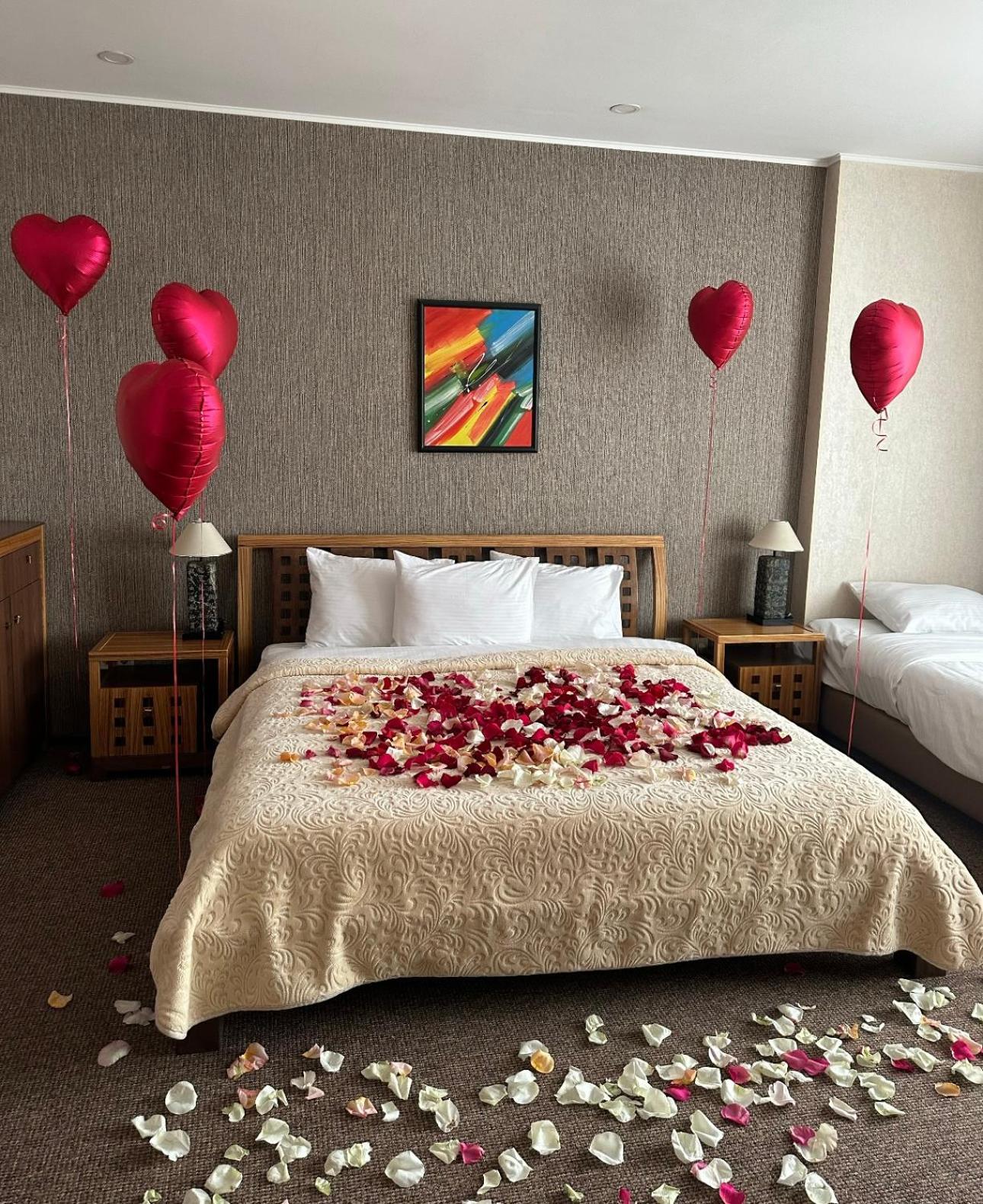 Golden Dragon Hotel Bishkek Ngoại thất bức ảnh