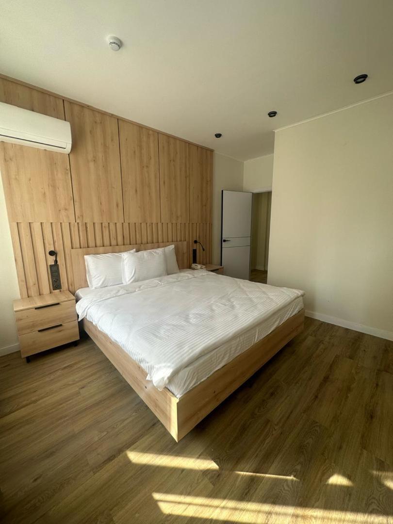 Golden Dragon Hotel Bishkek Ngoại thất bức ảnh